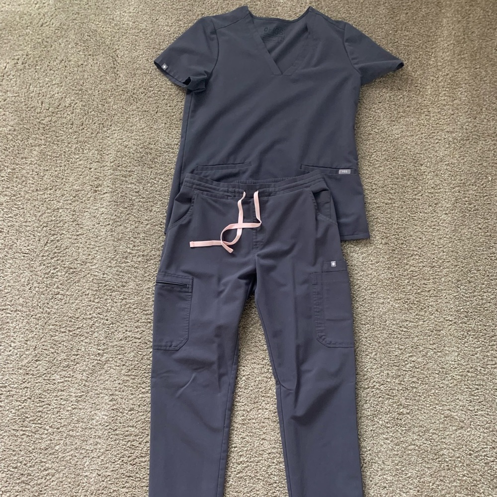 Small figs, charcoal grey